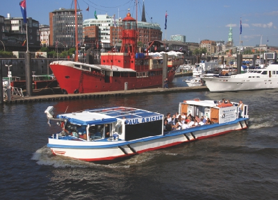 Cabrio-Feeling im Hafen in Hamburg